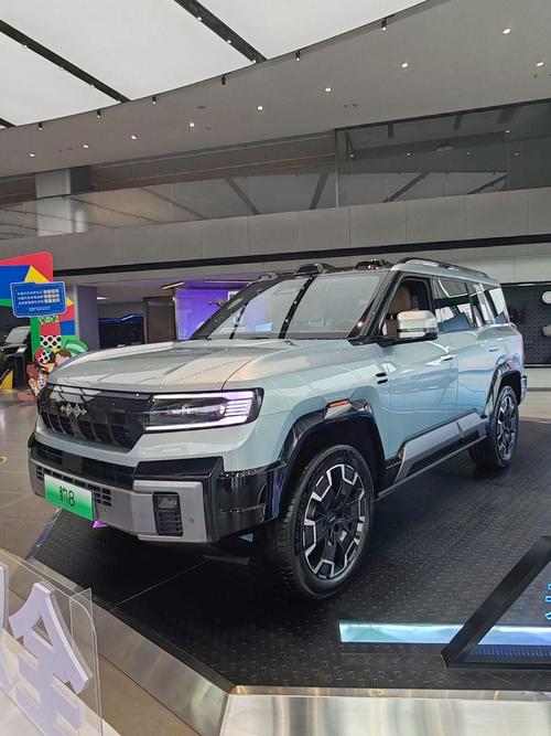 重庆286比亚迪方程豹硬派越野的爆款，英菲尼迪35周年与你共成长